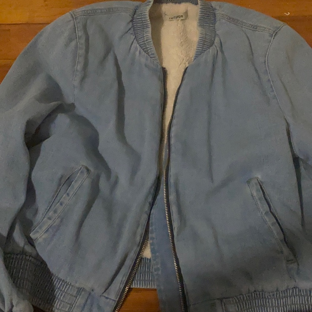 Women’s Denim Jacket w/ Fuzzy Inside